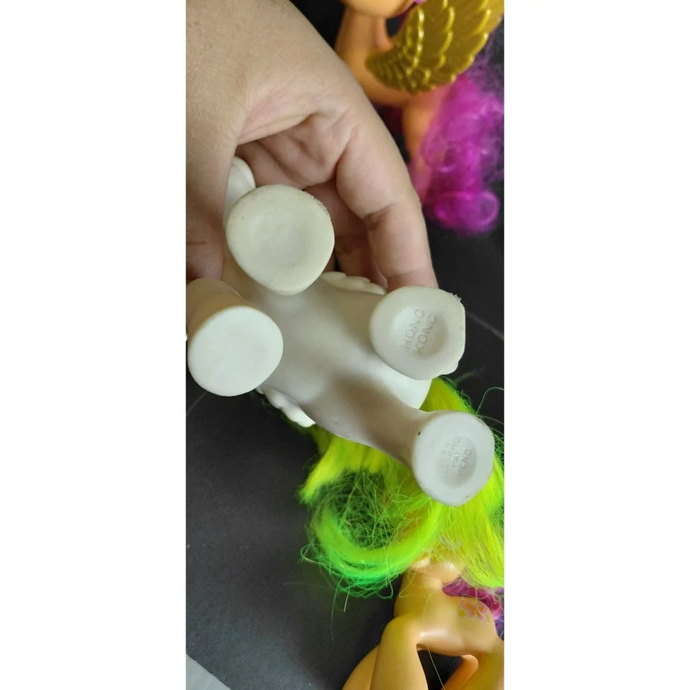 Hasbro mix of vintage & modern My Little Pony brushable figures Collectible Toys